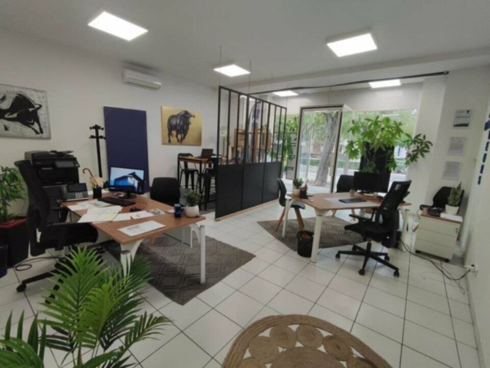 Location local commercial 80 m² non divisibles