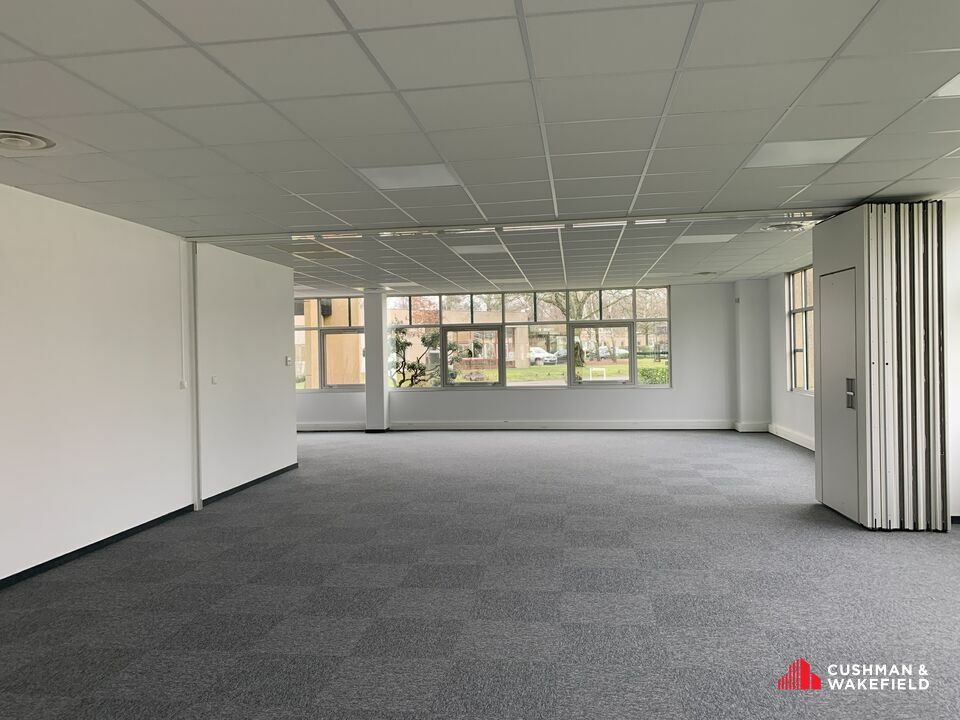 Au cœur de l'environnement paysager de l'Europarc, immeuble de bureaux à louer 