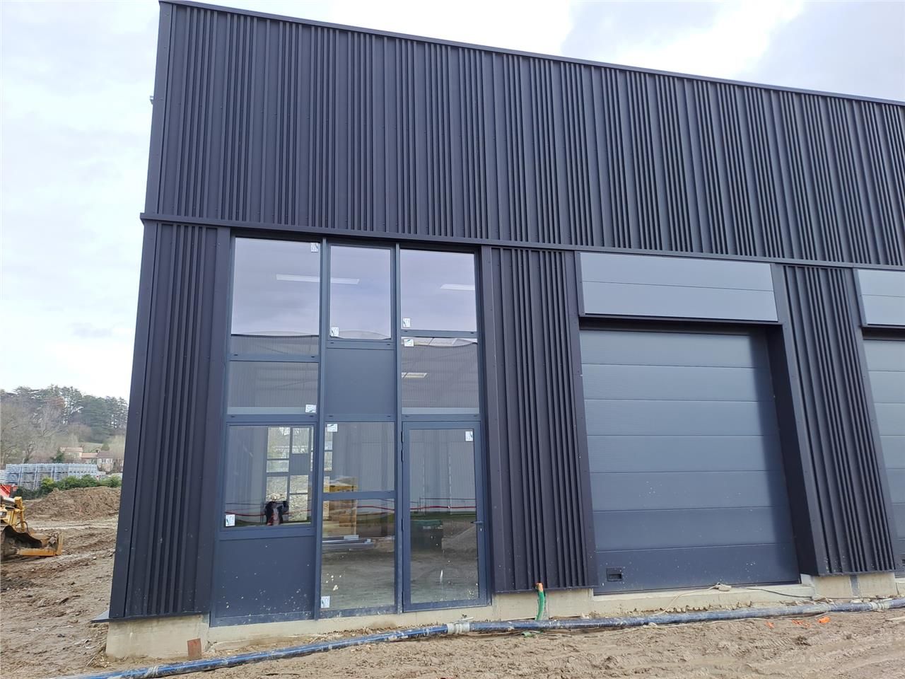 Vente local 1118 m² à Trévoux