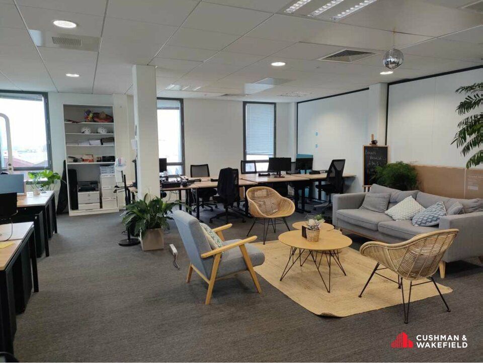 Au Bassins à Flots, bureaux à louer 