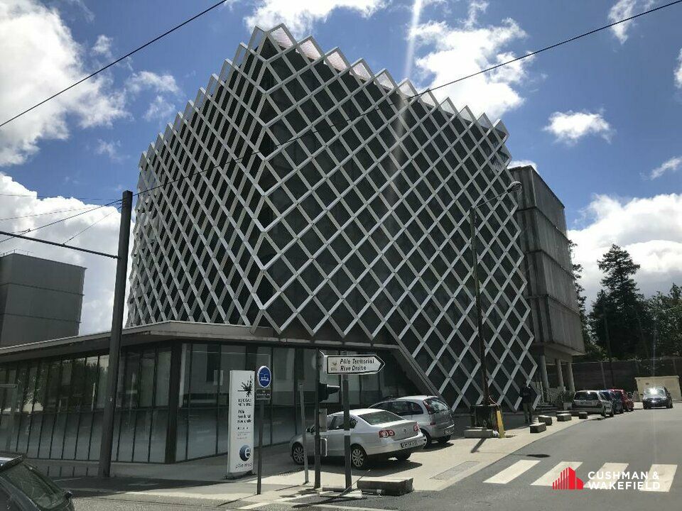 Bureaux à la location de 1 032 m² divisibles à partir de 275 m²