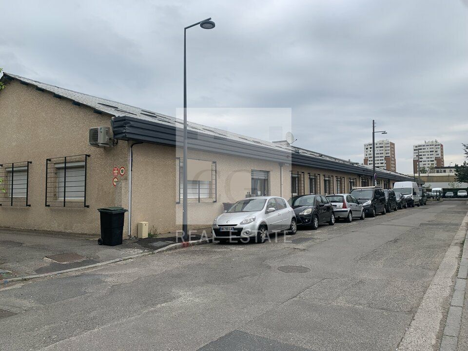 Vente local d''activites 2005 m² non divisibles