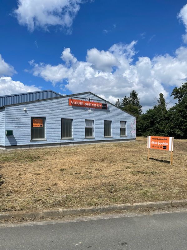 BUSINESS OR COMMERCIAL PREMISES LOCATED 5 MIN FROM SILLE LE 