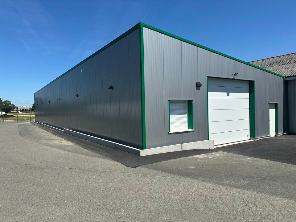 Location local d''activites 450 m² non divisibles