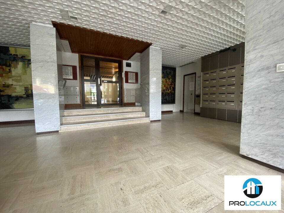 Location bureaux 70 m² non divisibles