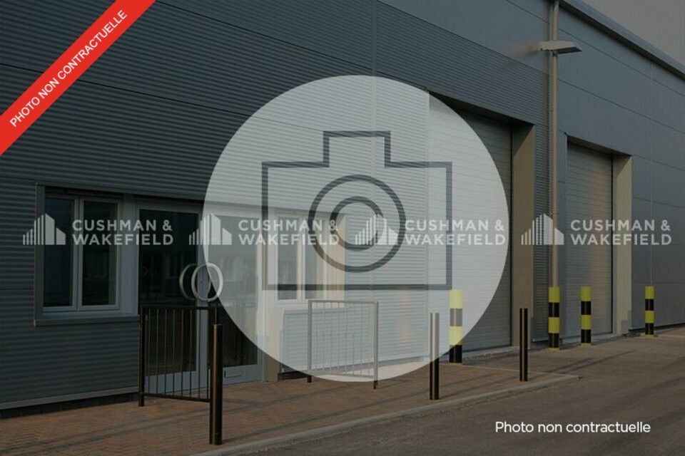 MERIGNAC AEROPORT BATIMENT AVEC TERRAIN D'EXPOSITION À LOUER 