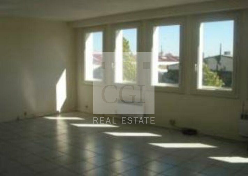 À Louer : Bureaux moduables – Vénissieux, Parc Industriel