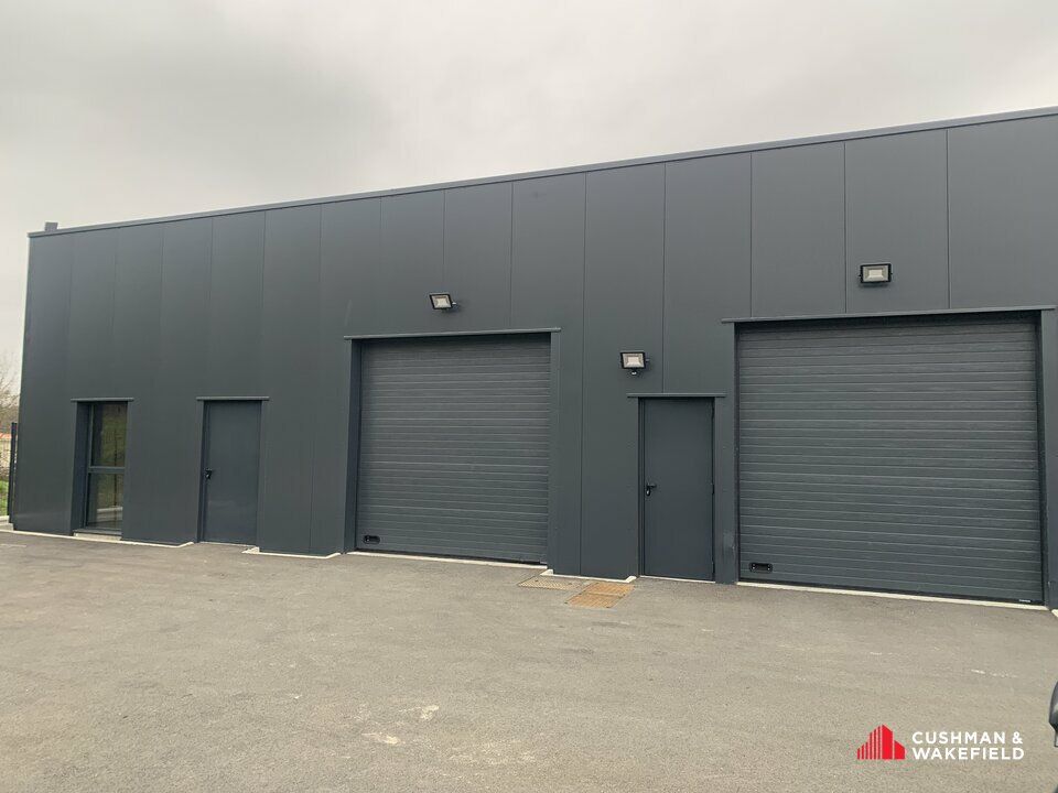 Local d'activité de 550 m² à Montussan 