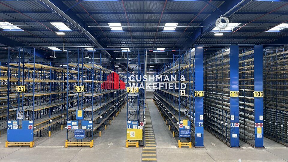 Location local 11511 m² non divisibles