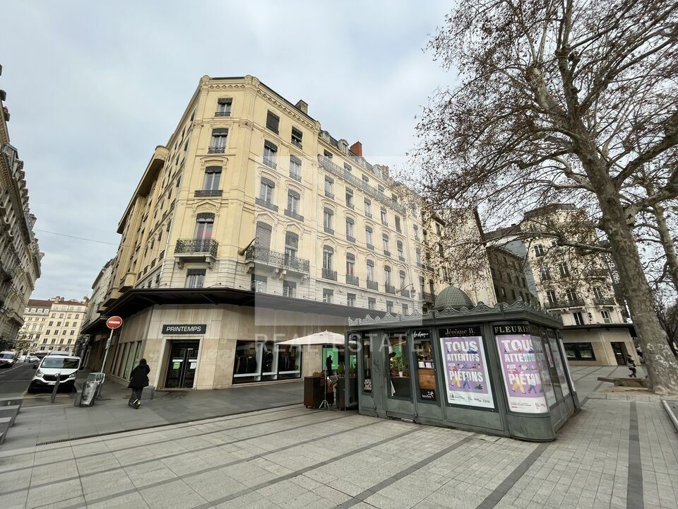 Location bureaux 400 m² non divisibles