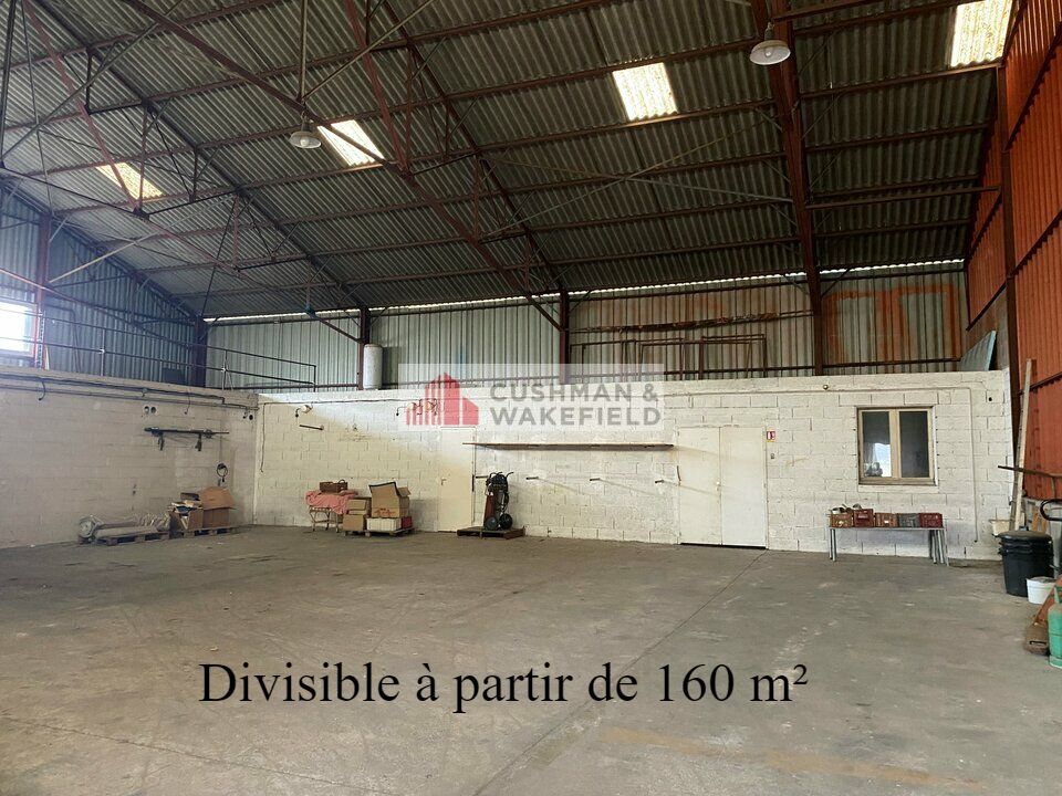 Location local d''activites 990 m² divisibles à partir de 160 m²