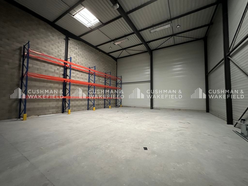 Location activités 374 m² non divisibles