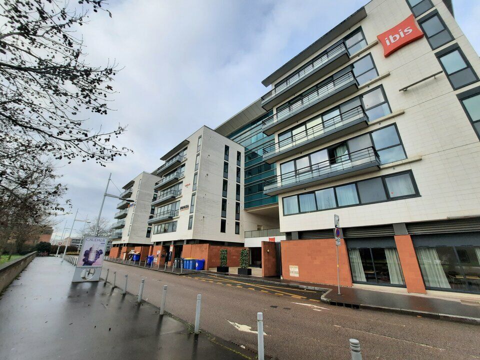 Location bureaux 232 m² non divisibles