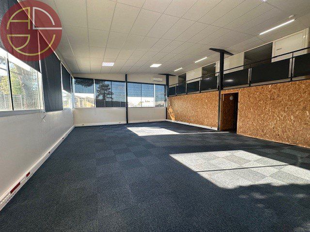 Vente local 697 m² à MONDOUZIL