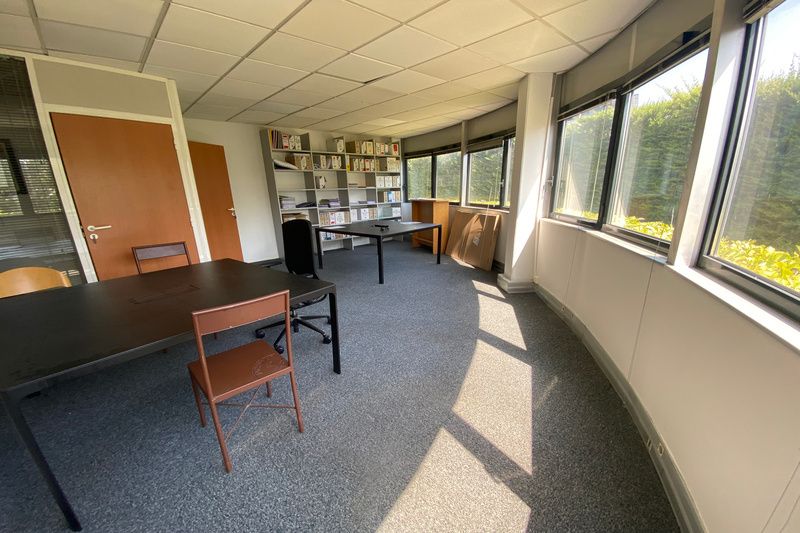 A LOUER BUREAUX AU COEUR DU MILLENAIRE 