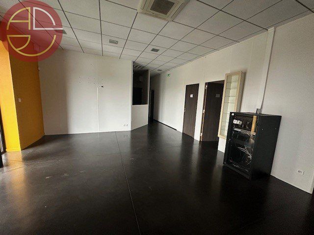 Location bureaux 192 m² à SAINT-JEAN