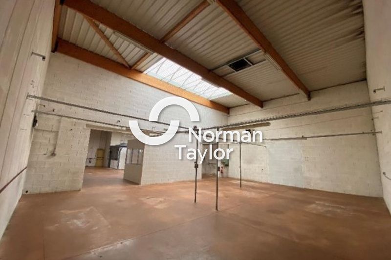 Location local d''activites 434 m² non divisibles