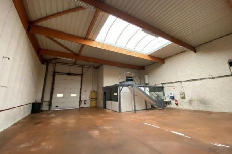 Location activité/entrepôt Décines-Charpieu (69150) - 434 m²
