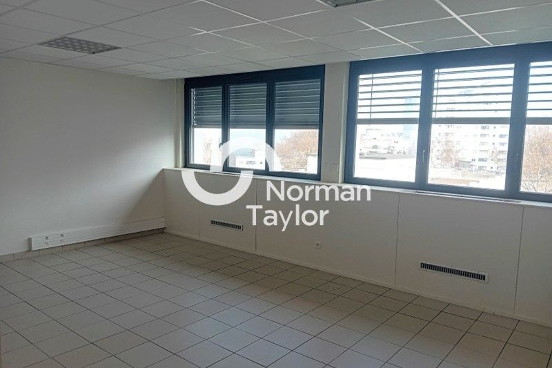 Location bureaux 132 m² non divisibles