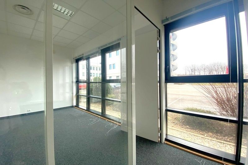 A LOUER ST PRIEST - Bureaux/activité de 232 m² 