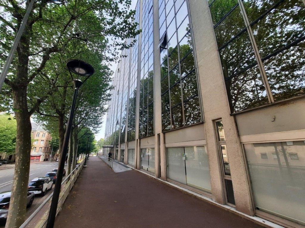 Location bureaux 620 m² divisibles à partir de 230 m²