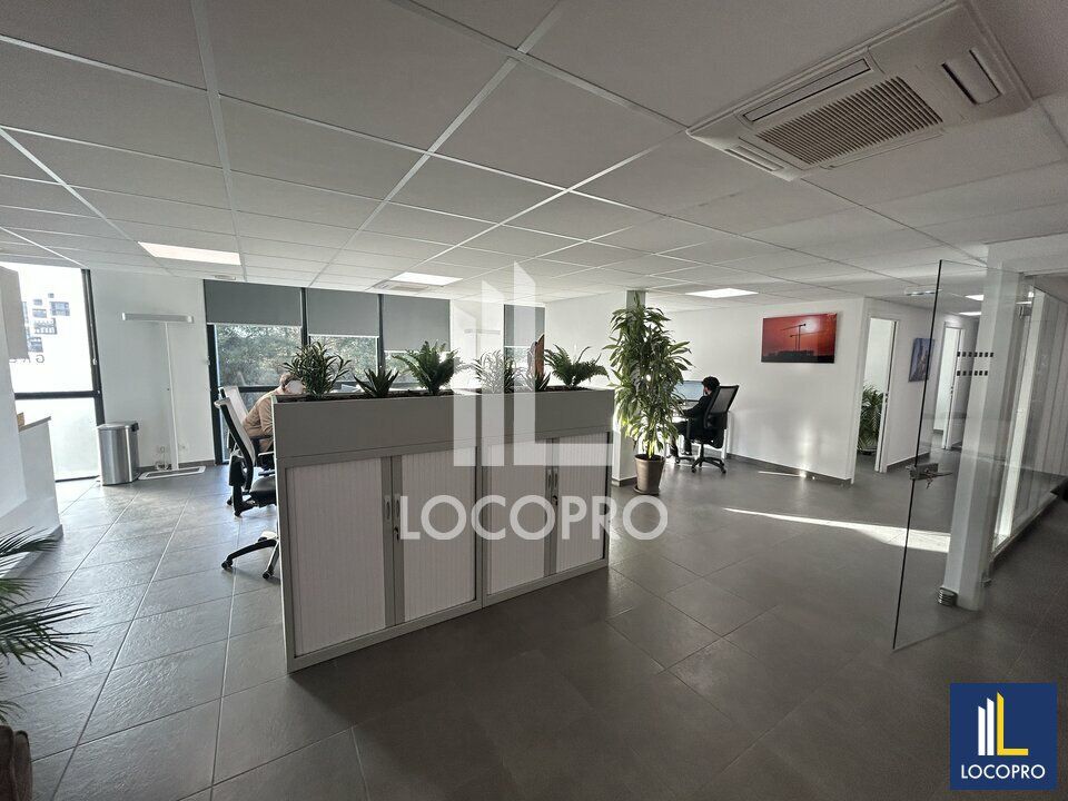 Vente bureaux 128.73 m² non divisibles