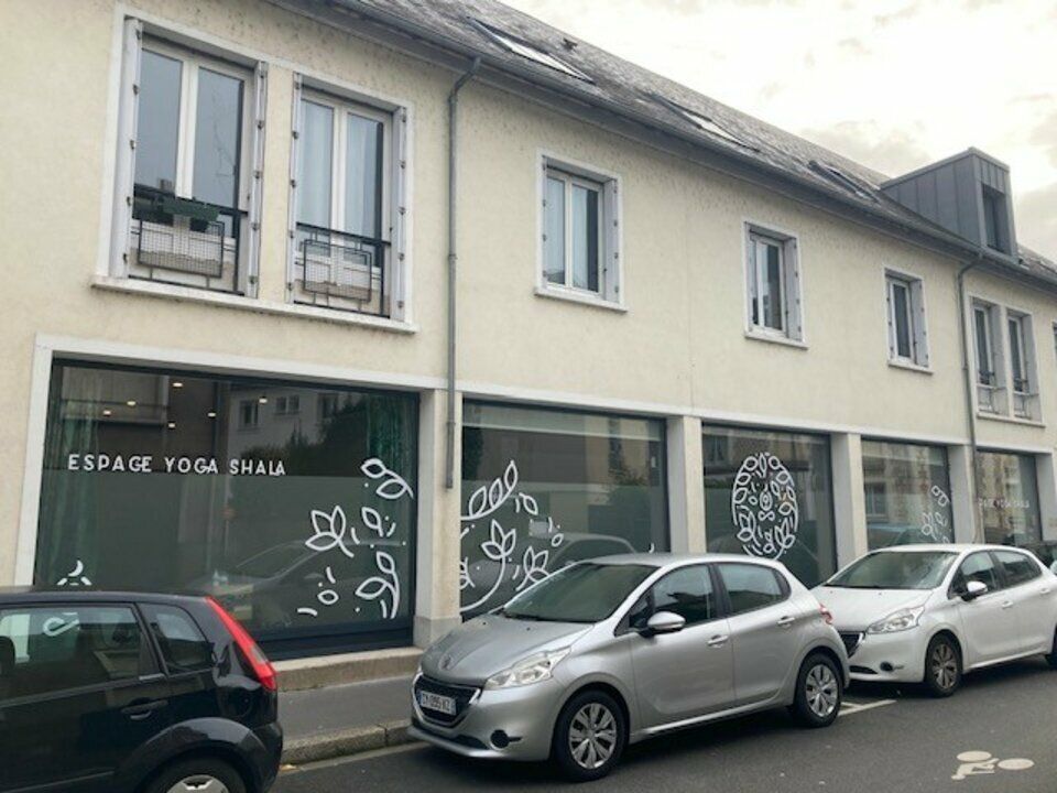 Location local commercial 200 m² non divisibles