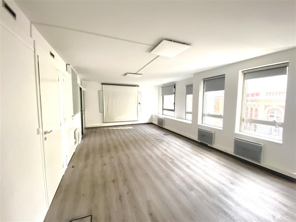 Location bureaux 140 m² non divisibles