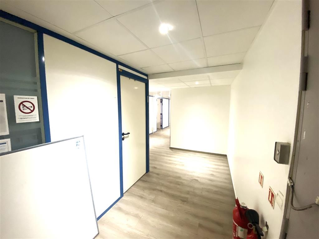 Location bureaux 140 m² non divisibles