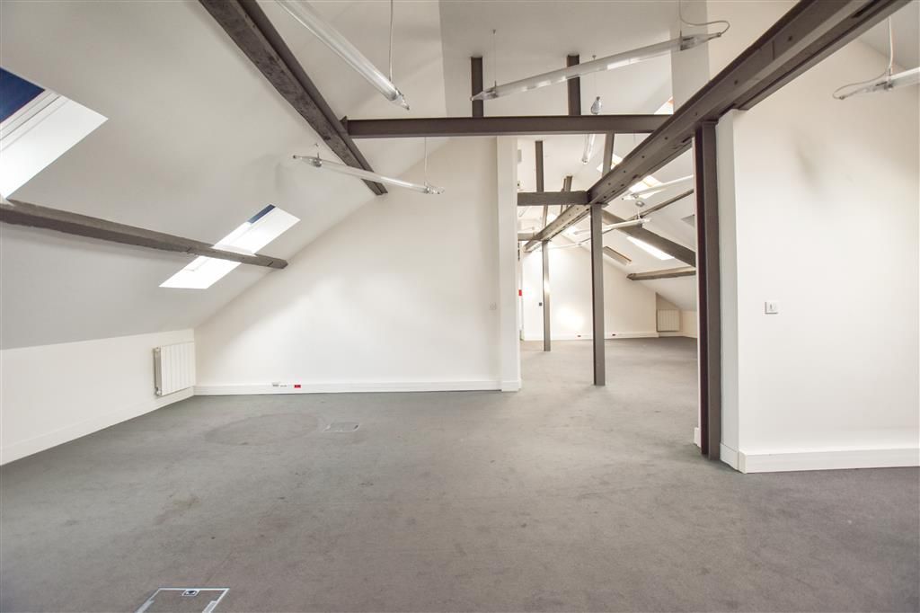 Location Bureaux 186 m² non divisibles