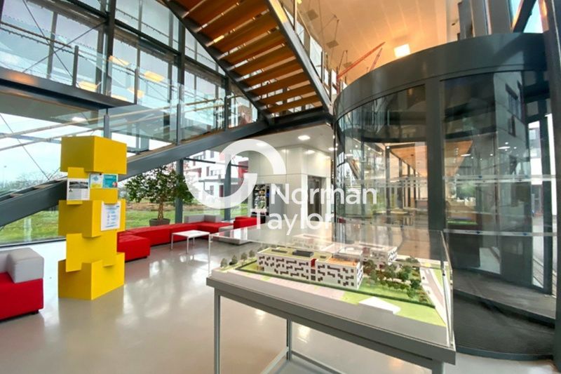 Location bureaux 3200 m² divisibles à partir de 402 m²