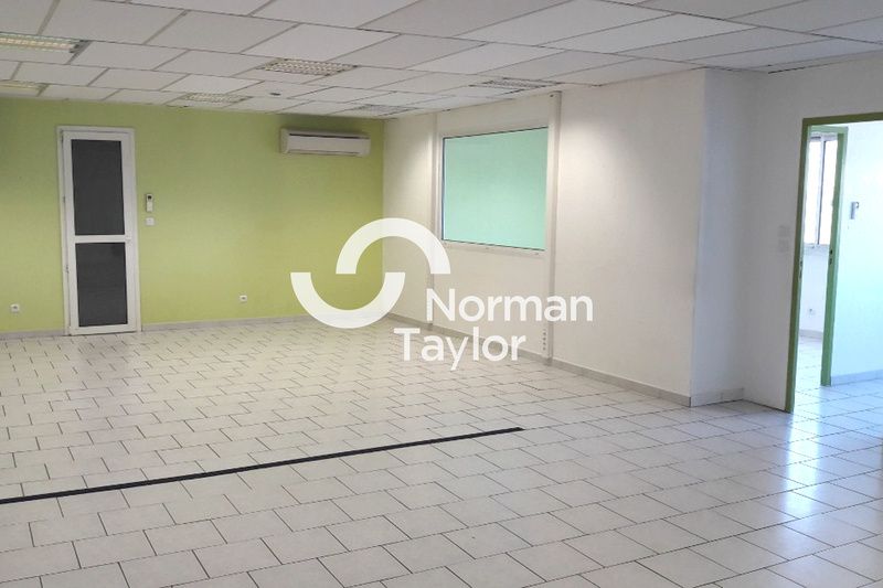 Location local d''activites 212 m² divisibles à partir de 86 m²