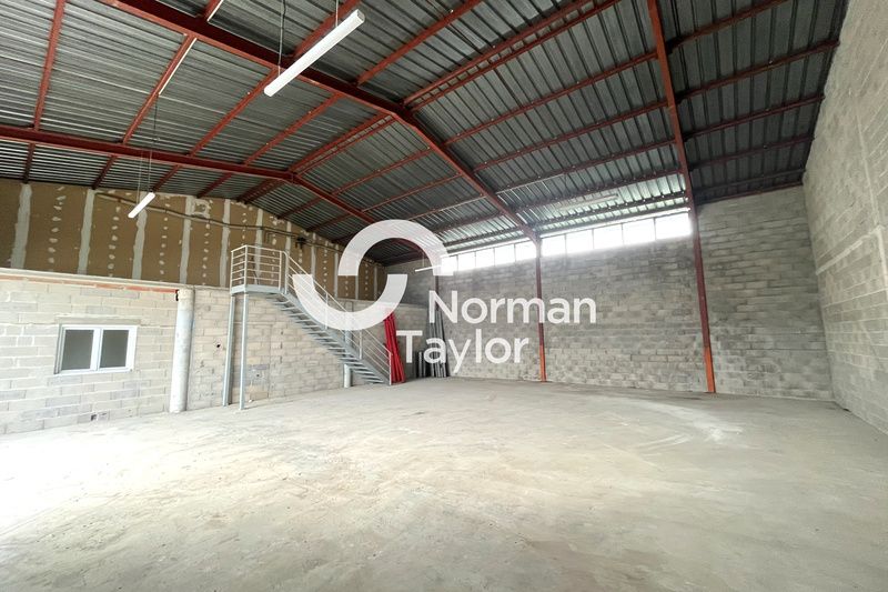 Location local d''activites 460 m² non divisibles