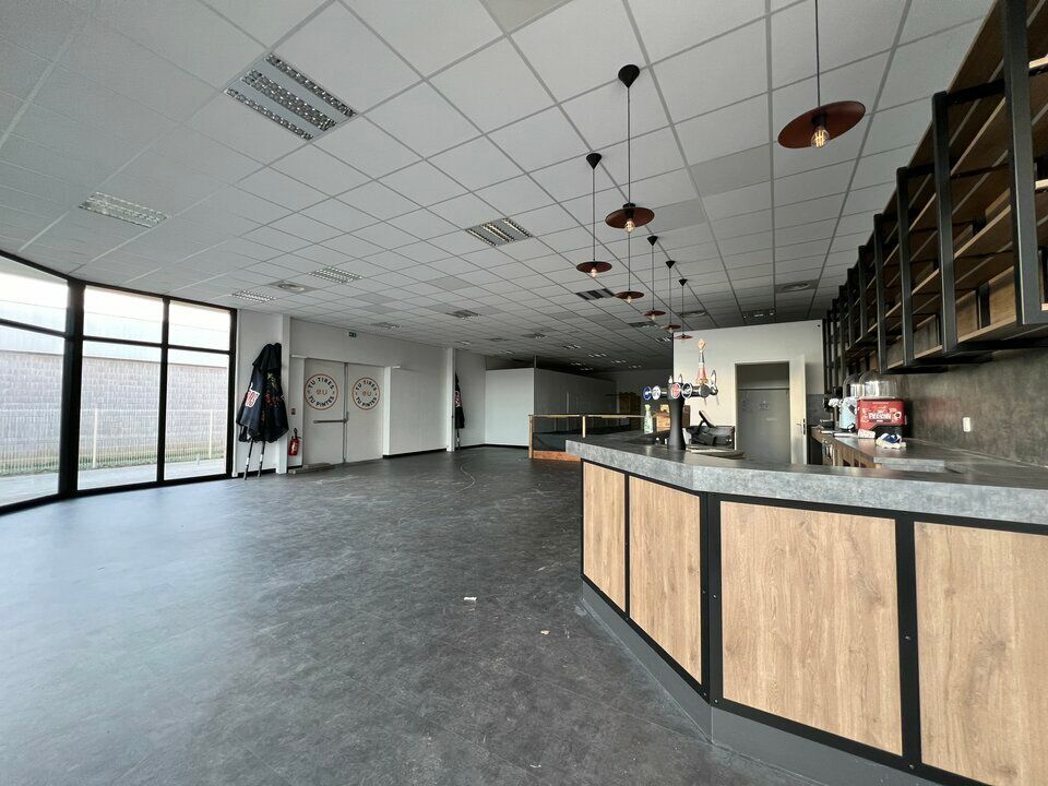 Location local commercial 236 m² non divisibles
