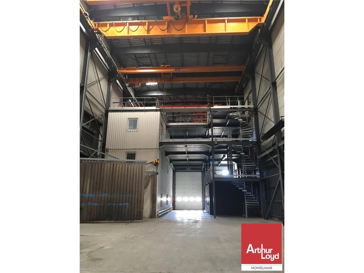 Location local d''activites 605 m² non divisibles