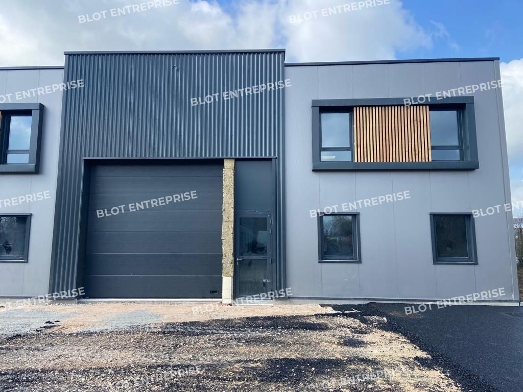 Location entrepôts 246 m² non divisibles