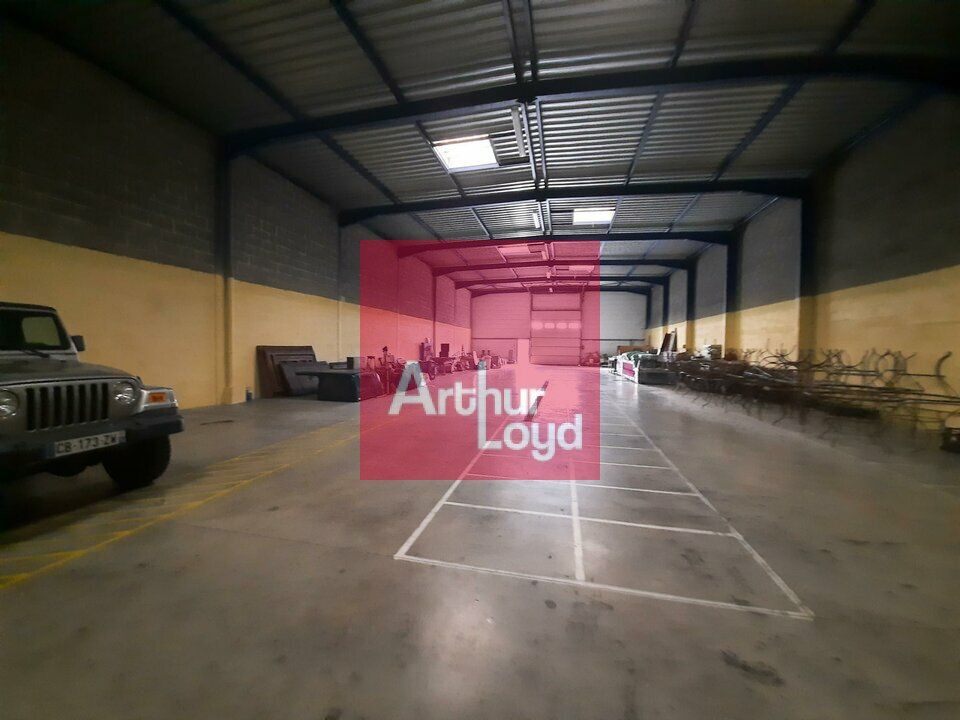 Vente local d''activites 900 m² non divisibles