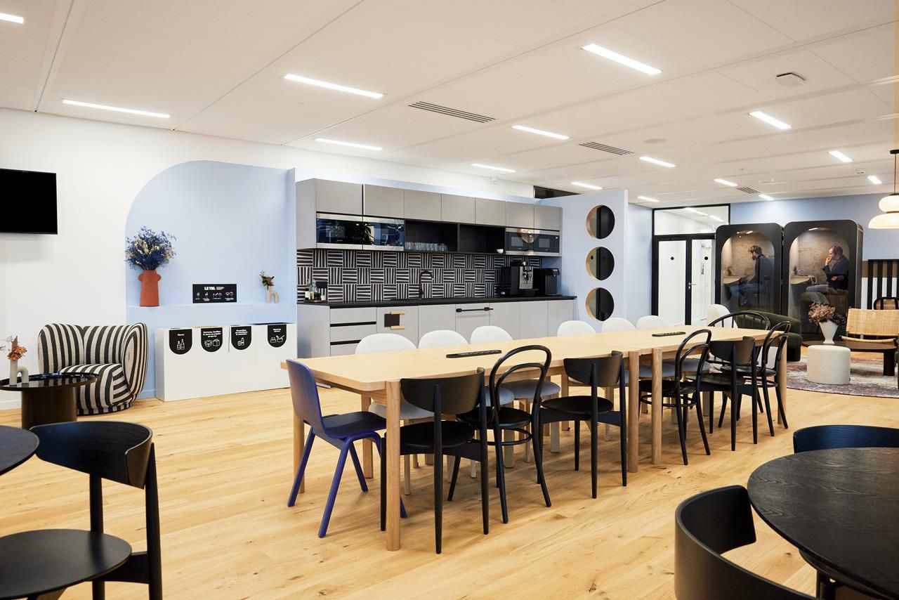 MORNINGLADEFENSE_020