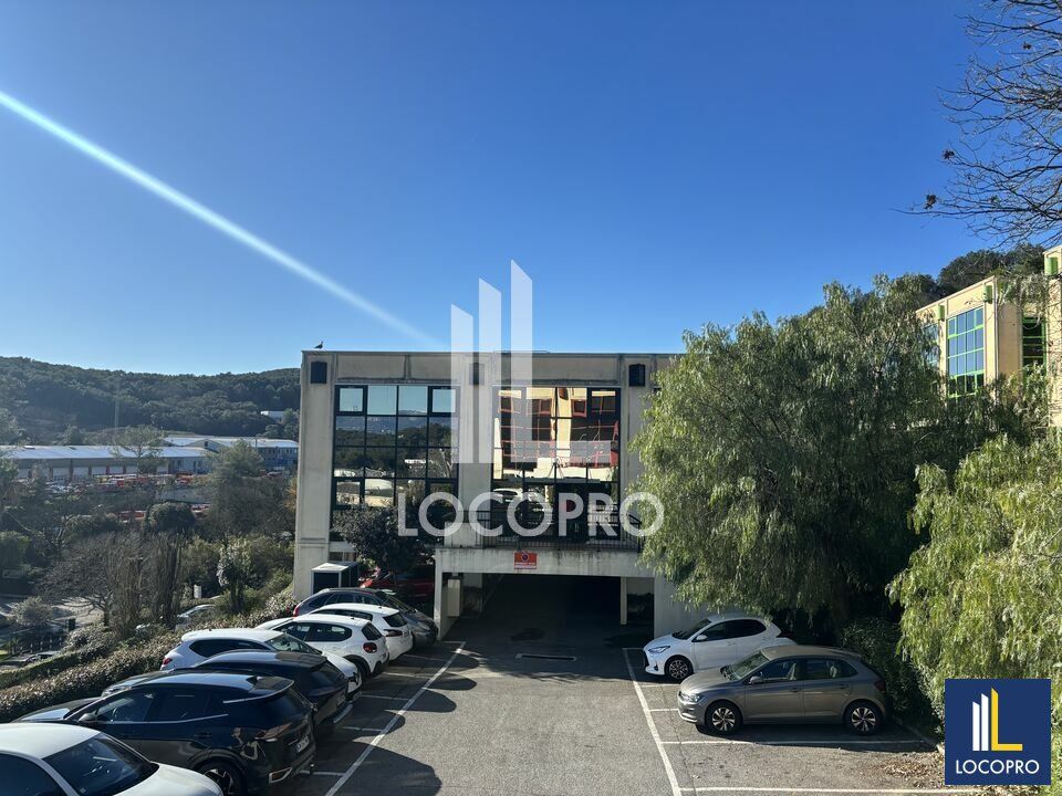 Location bureaux 637 m² divisibles à partir de 297 m²