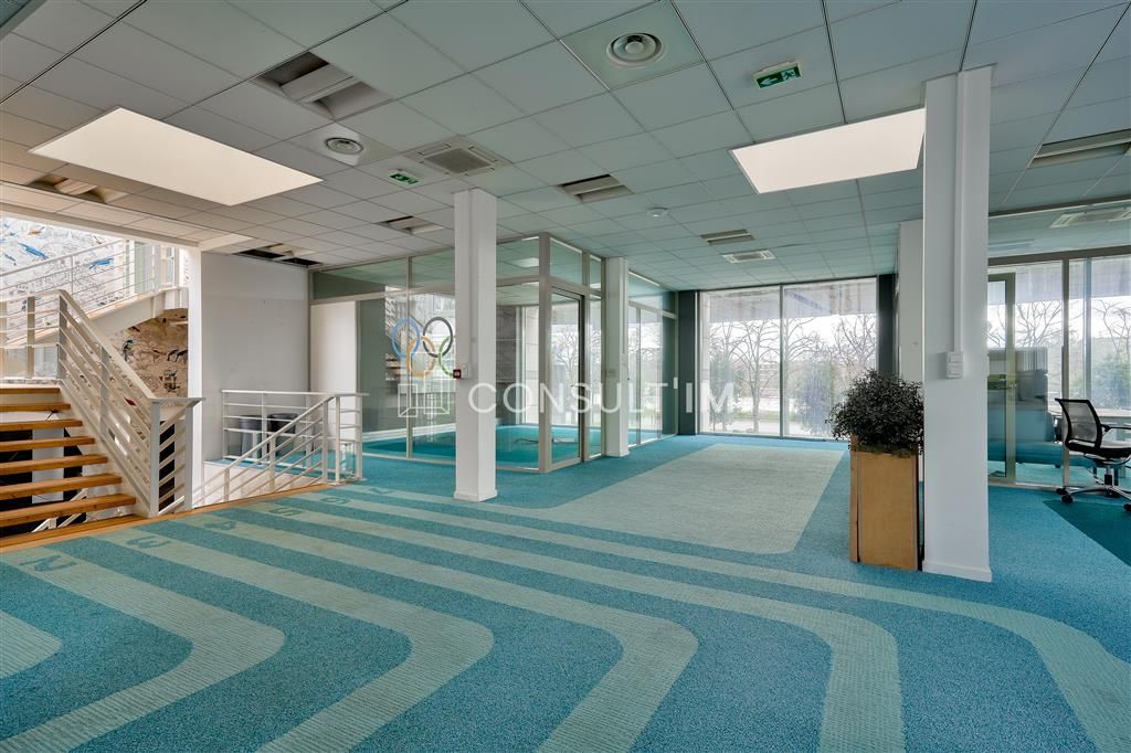 Location bureaux 3295 m² divisibles à partir de 392 m²