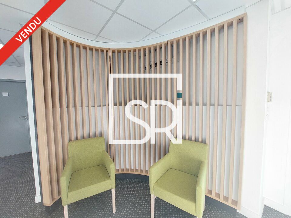 RARE - LOCATION BÂTIMENT INDEPENDANT DE 2 000 M² : BUREAUX 1450 M² + DEPÔT 550 M² - 63800 COURNON d'AUVERGNE