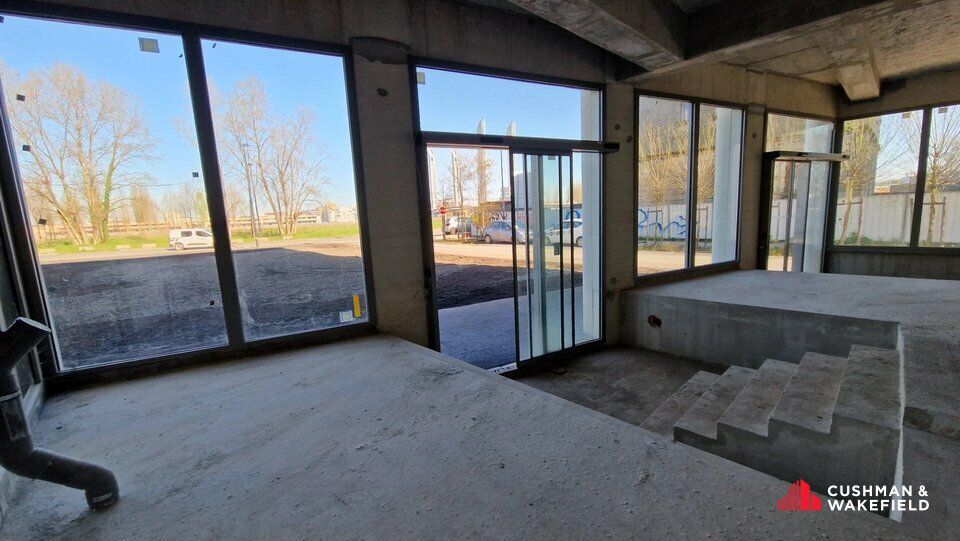 LOCAL COMMERIAL NEUF À LOUER, BORDEAUX BRAZZA