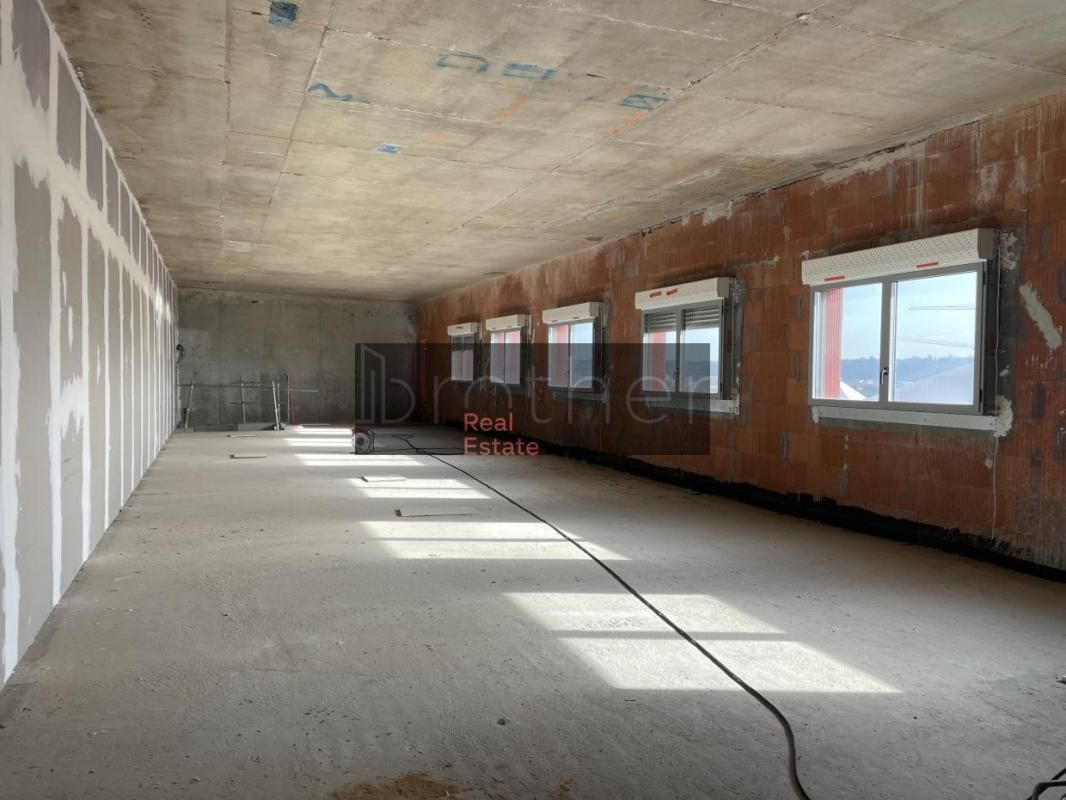 Vente bureaux 581 m² divisibles à partir de 136 m²