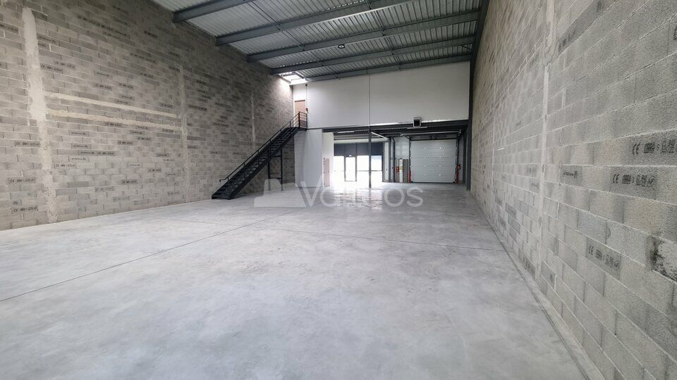 Location local d''activites 378 m² non divisibles