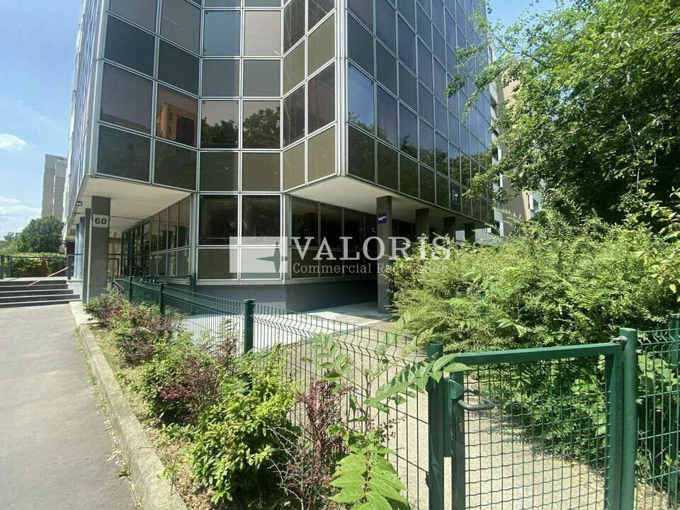 Location bureaux 281 m² divisibles à partir de 77 m²