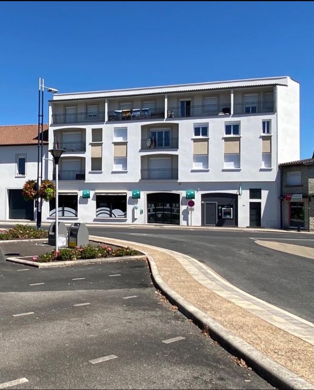 Vente local commercial 800.00 m² à BIARS SUR CERE