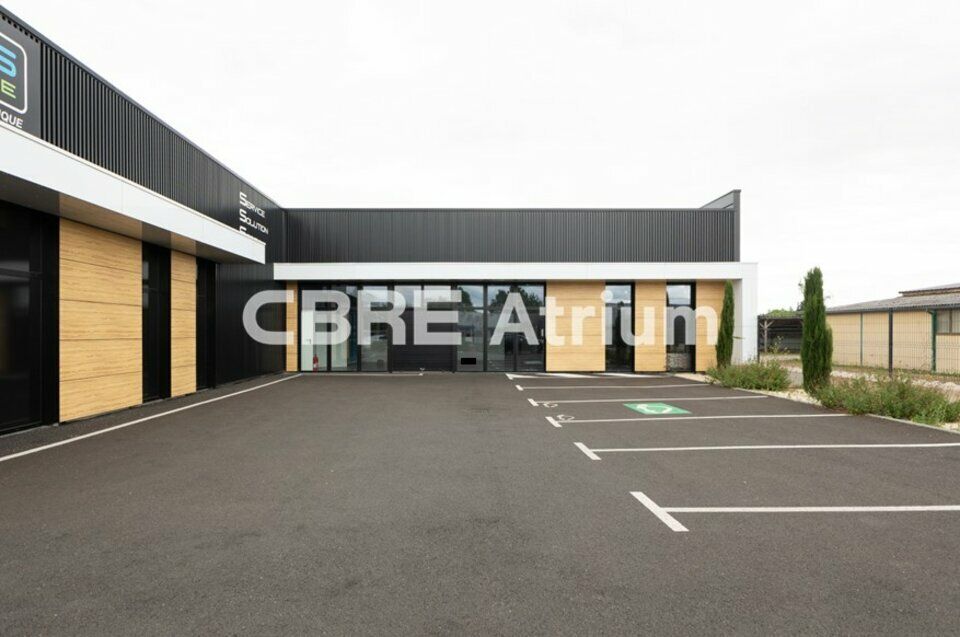 Location local commercial 374 m² non divisibles