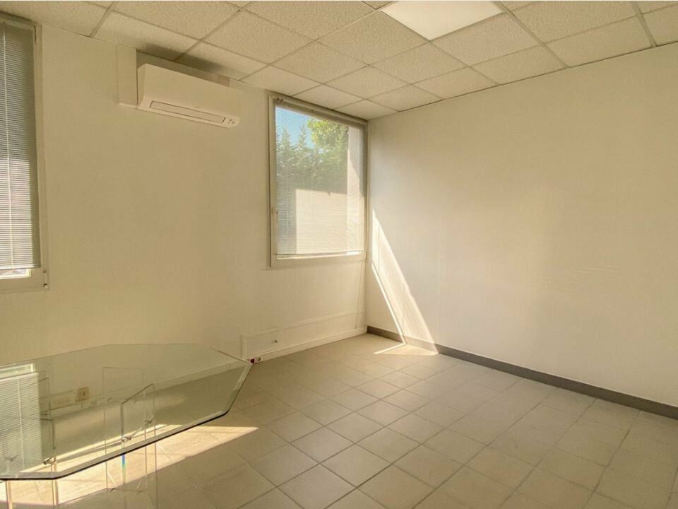 Location bureaux 60 m² non divisibles