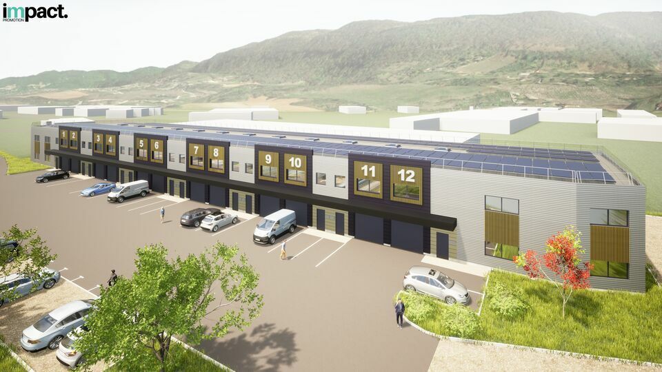 Vente local d''activites 3296 m² divisibles à partir de 268 m²