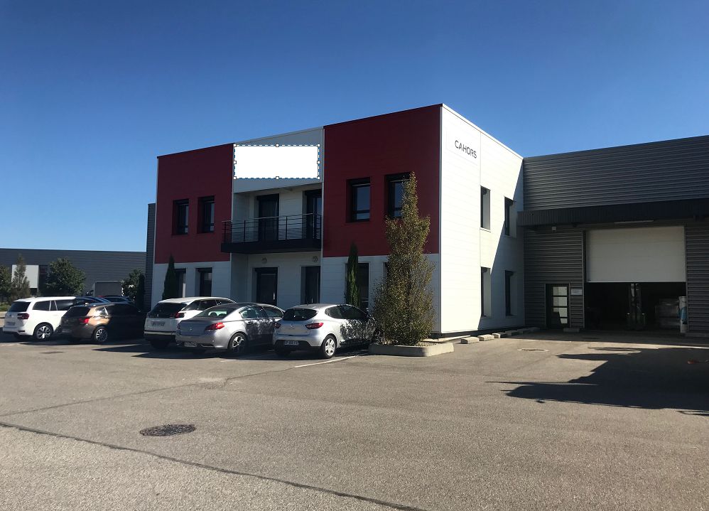 Location local 780 m² à Saint-Priest